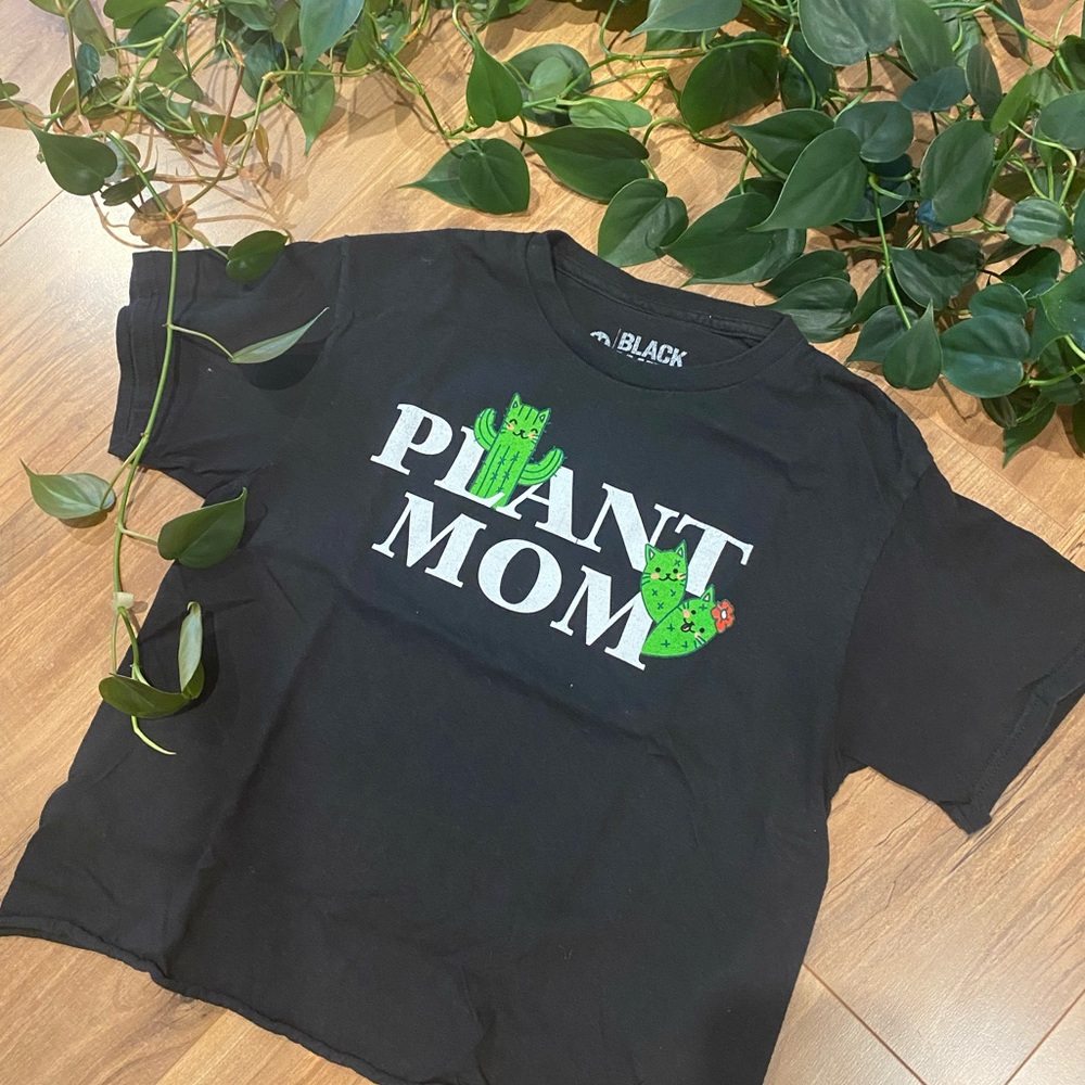 Plant mom crop top